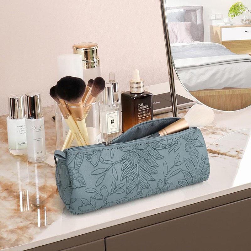 Cosmetic Bags: The Perfect Organizer for Beauty on the Go