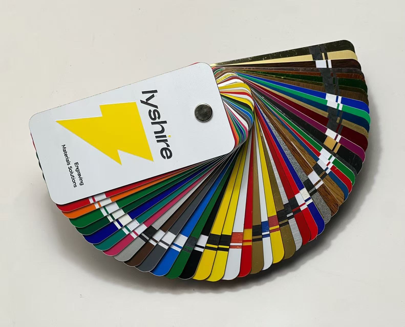 China 2 Ply Engraving Plastic Manufacturer: Quality Assured Engraving Sheets for Every Project